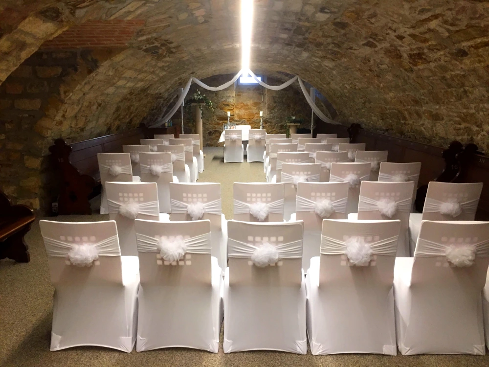 Weinkeller im Rittergut Limbach für eine Hochzeit vorbereitet